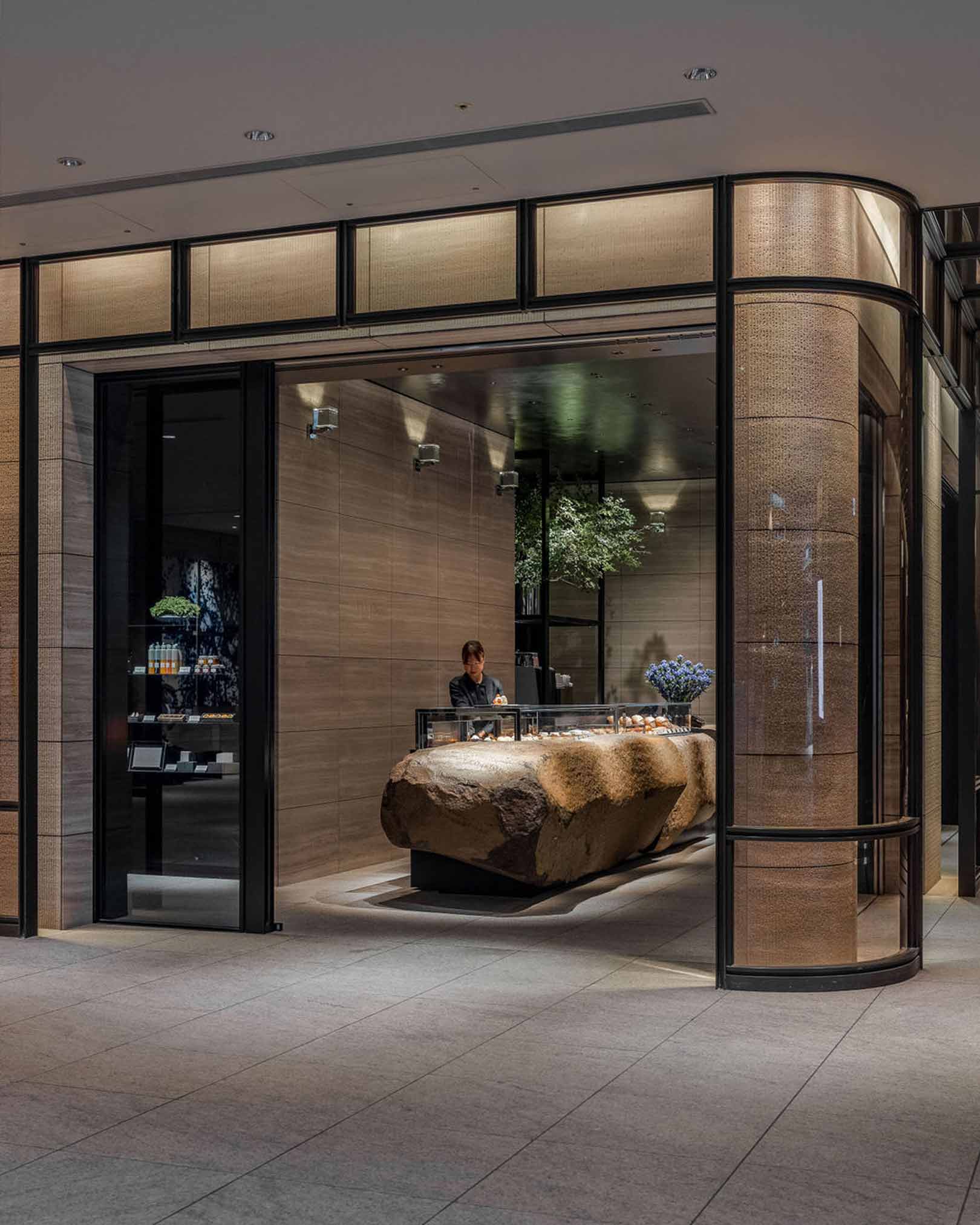 12.-The-Weight-of-the-Door-Handle
